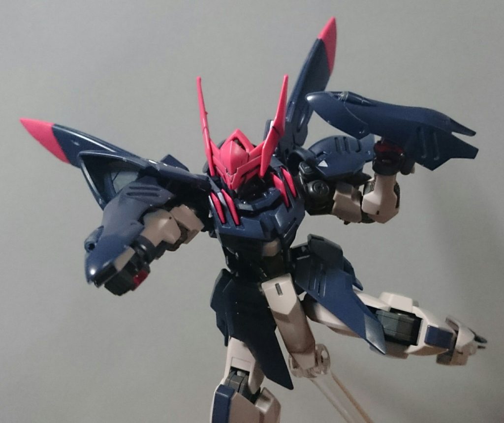 ・腕部アーマー&機関砲アーマーは可動、機関砲の砲門はピンバイスで開口してるっス