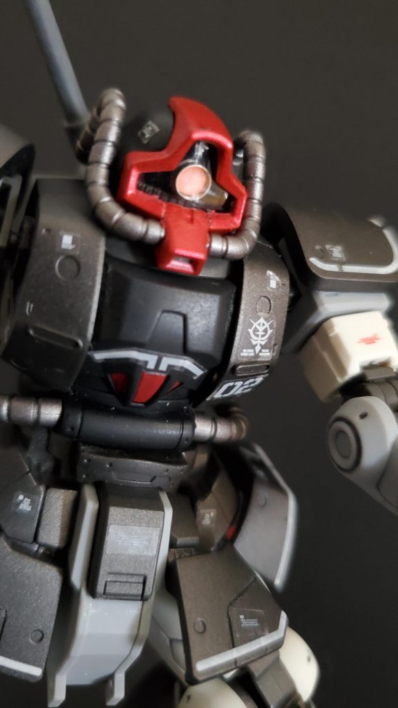 モノアイは、HIQ PARTSとHアイズを使用