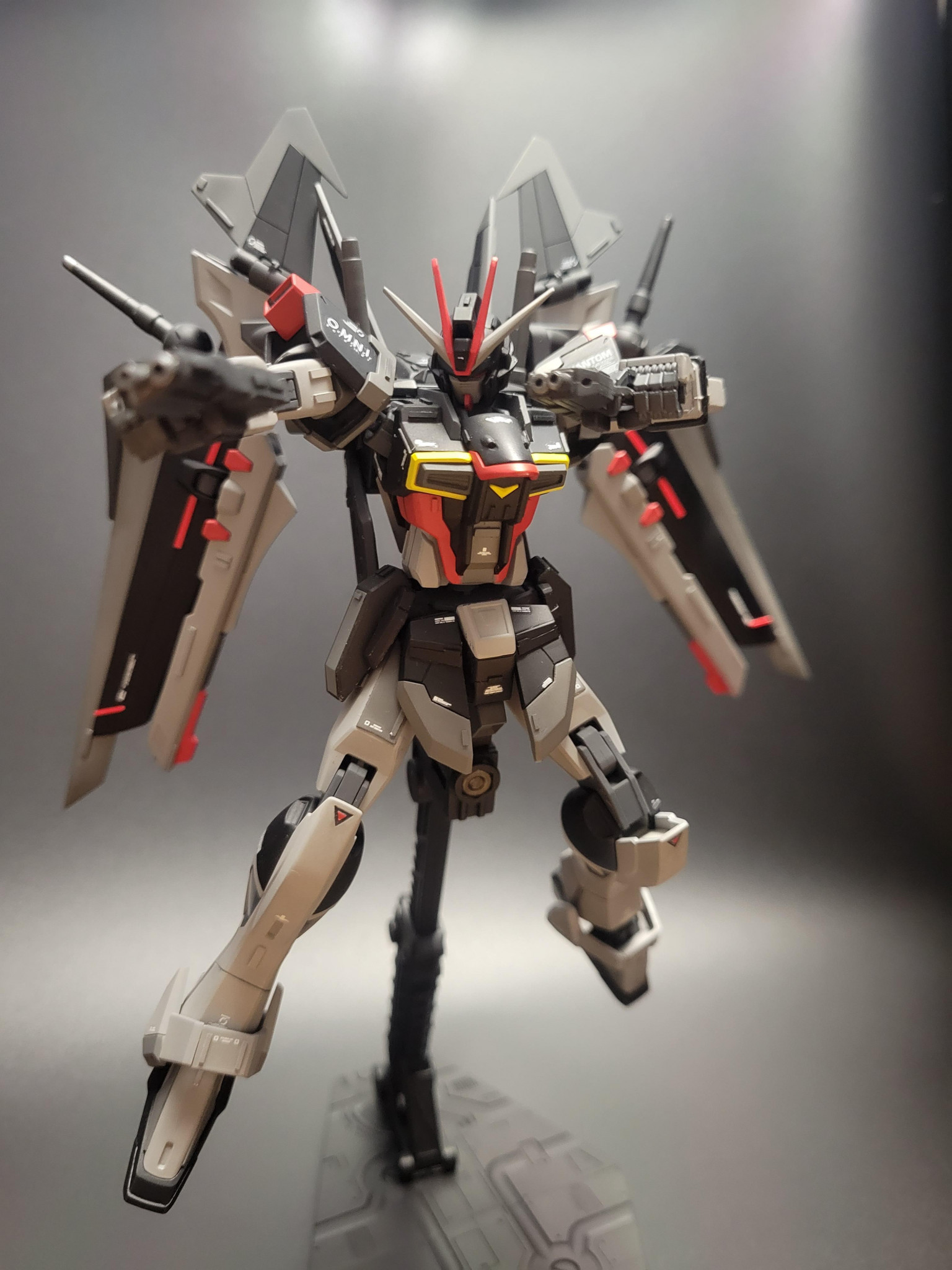 インパルスガンダムノワール｜なりまるさんのガンプラ作品｜GUNSTA 