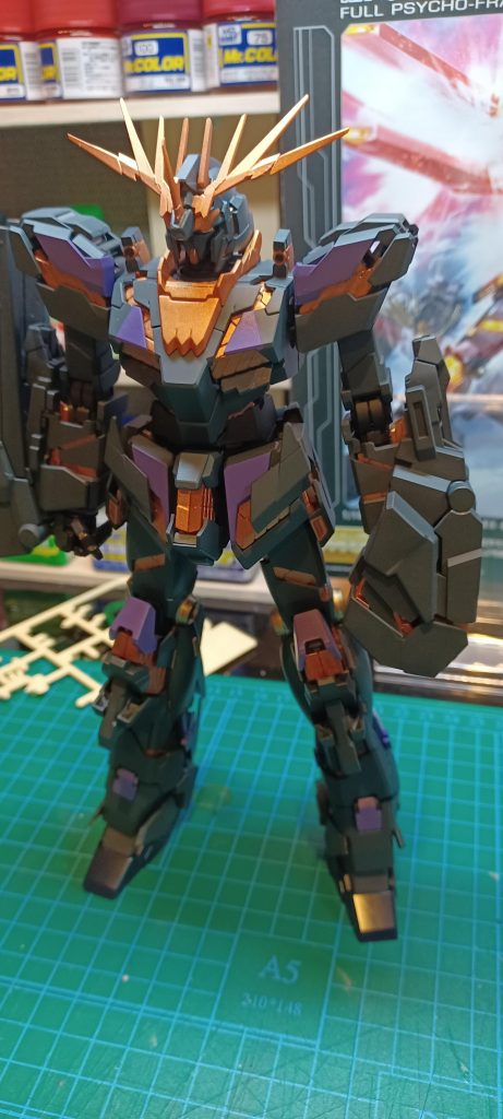 アンテナは細く削り、シャープ化をはかりました。