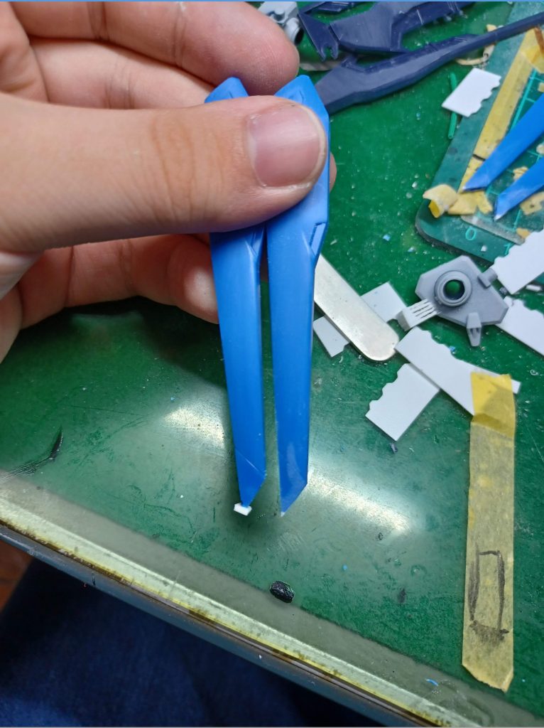 ドラグーンはプラ板を足してシャープ化