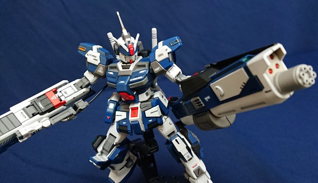 シェキナーに続けてフレームランチャーもぶっ放す！フレームランチャーはかなり簡単な作りなので、見た目の割に軽いです。ミサイル、ガトリングと、武装はシンプルだけど強そうな外見が男心をくすぐりますねシールドは初めて丁寧に塗り分けてみました。当初は「真っ白でいいや」とか思ってたのにw