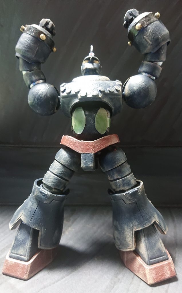 鉄人お馴染みのポーズも全体的にずっしり感が増した様な感じがします。