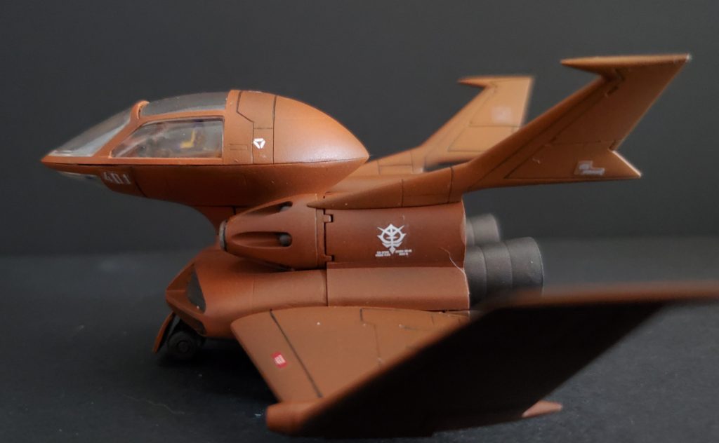 パーツは少ないので組み立ては簡単です。