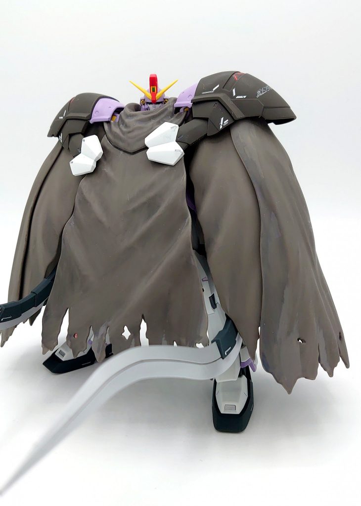 マントは影部分を暗めに見せるために、軽くウェザリング