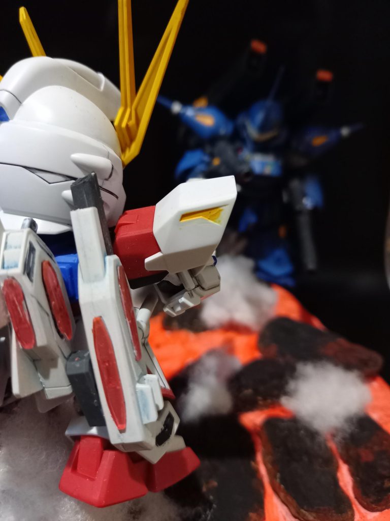 スタービルドストライクHGとビルドストライクSDのミキシング