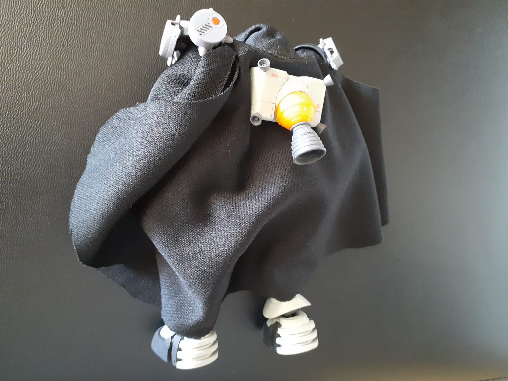 もちろん、クロボン同様に大出力スラスターは覆ってません。