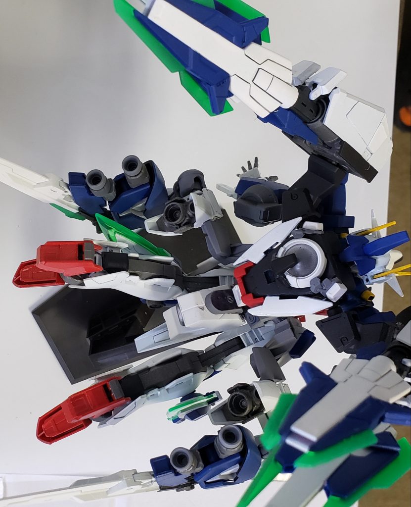 オマケポージングが定まらんのです……