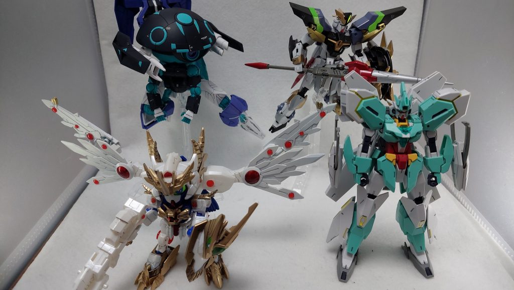 GUNSTAにアップしてきたウォドムポッド、イージスナイト、エクスヴァルキランダーに加え、それ以前に作ったコアガンダムMk-Ⅱ。ようやく4機とも完成させることができました。