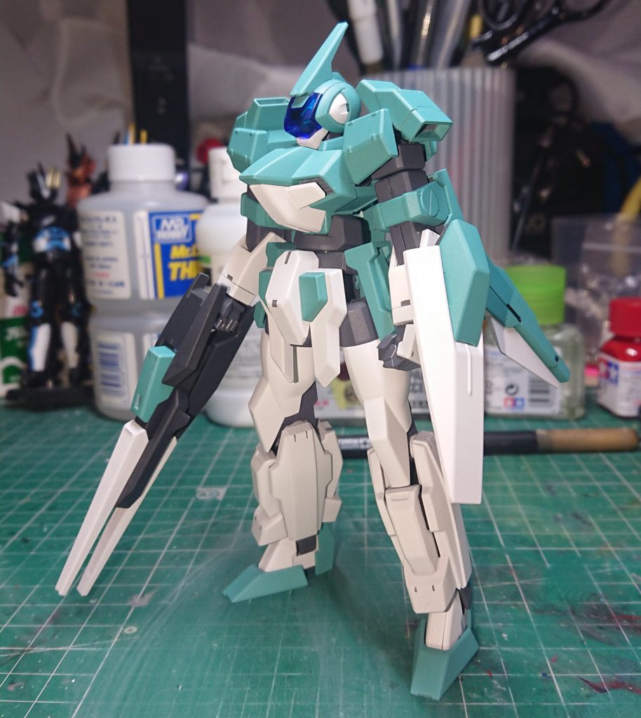 色味はアニメイメージで白とストーングリーンで全身揃えました。