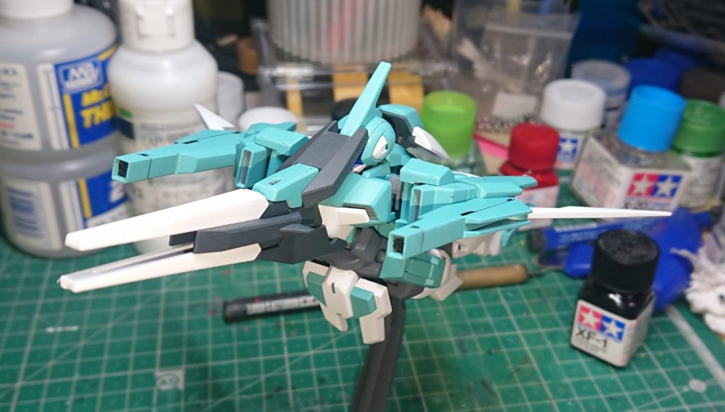 変形した姿はまさにフルアームド。オリジナルよりも変形すると隙間が出来ちゃうのがちょっと気になるかもしれない...