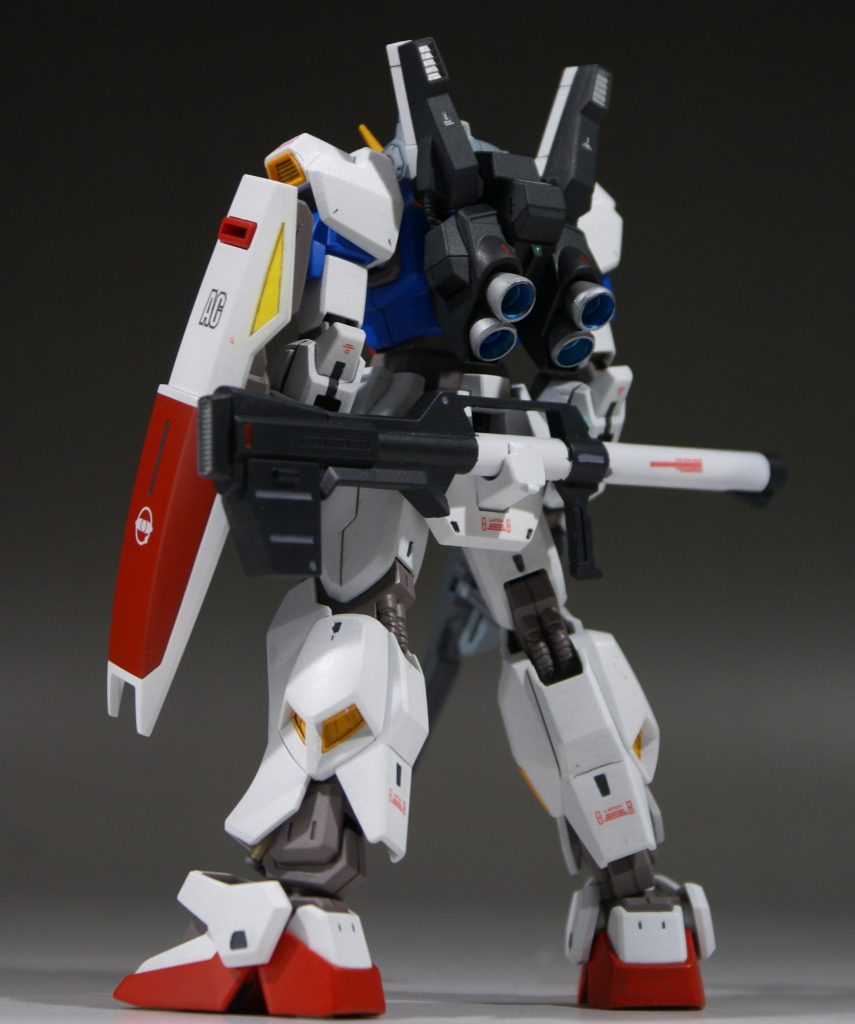 バーニアはメタル系の塗料を使用して、中をクリヤーブルーで再現しています。