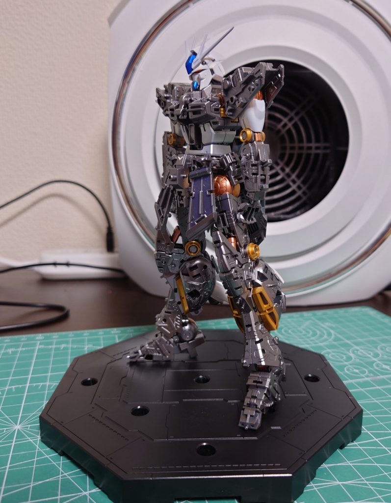 フレームはメタリック塗装