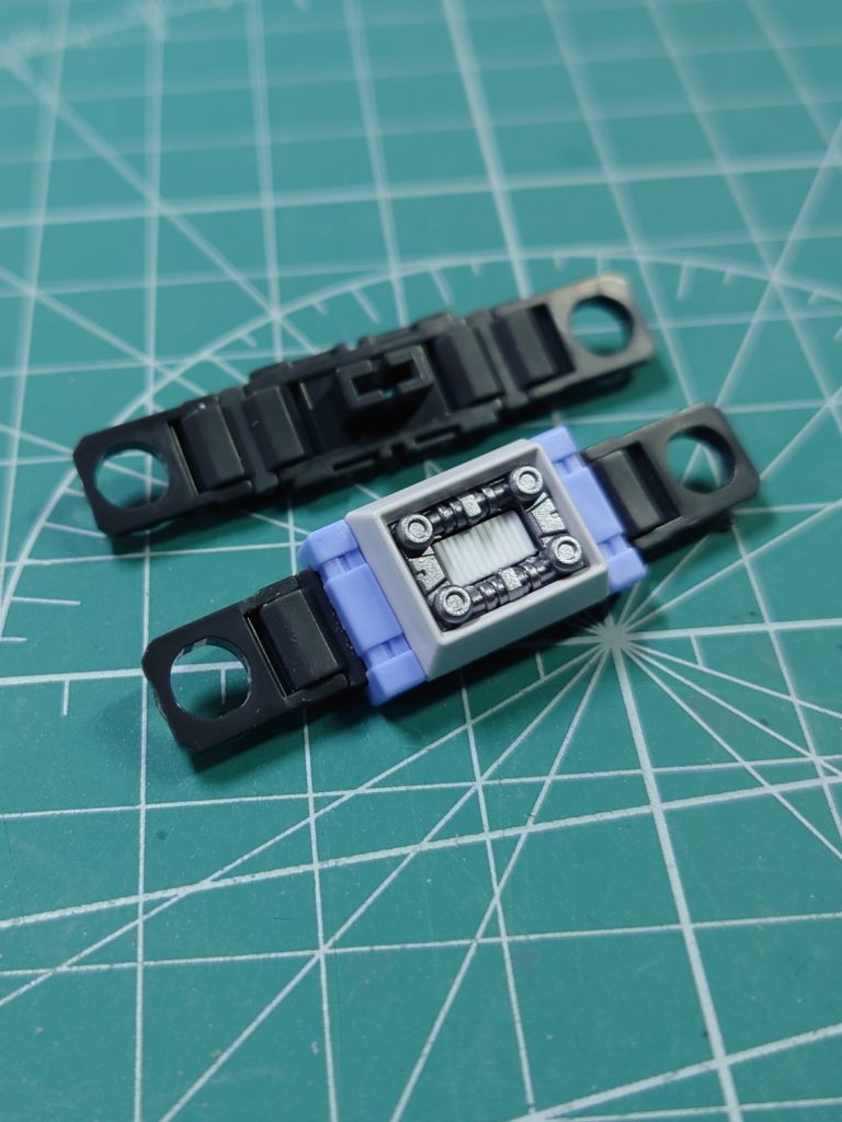 ファンネル中央部にディテール追加