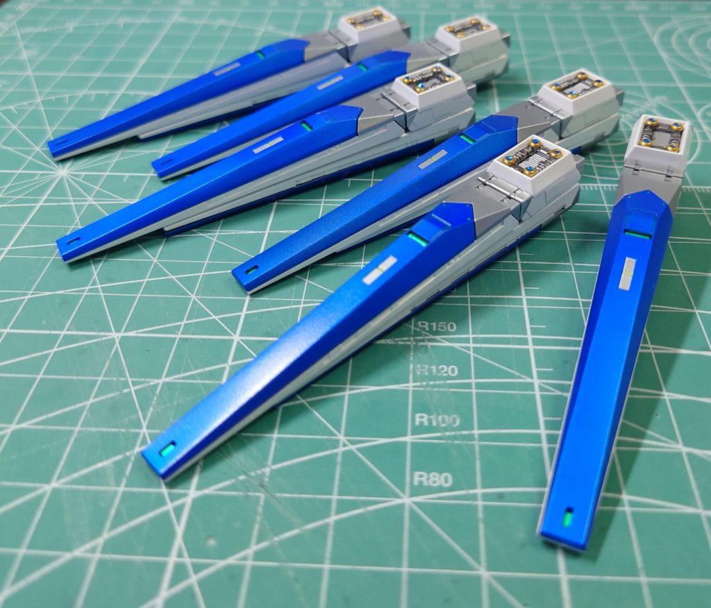 一番時間が掛かったフィンファンネルです。パーツ分割されたフィンを一体化&フィンとフィンがピタリとくっつくように加工しました