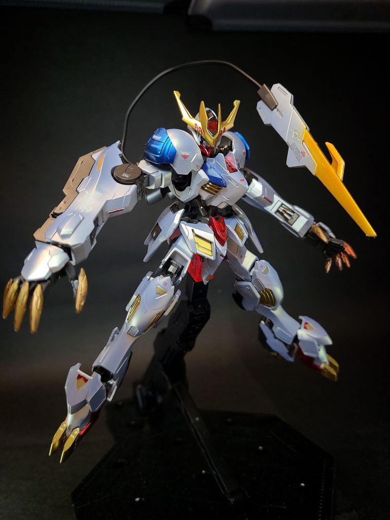 ハシュマルとの戦闘で大破したガンダム・バルバトスルプスを全面改修し、ジャスレイのJPTトラストとの戦闘で投入され、多大な戦果を挙げてジャスレイを仕留めた。その後、マクギリスのクーデターの際には地球に降りてギャラルホルンと戦闘し、ヴィーンゴールヴにてガンダムヴィダールと交戦するもガンダムヴィダールに搭載されている疑似阿頼耶識により互角の戦いに持ち込まれるが、ガンダムバエルの起動により戦況が有利になったところで、ガンダムヴィダールは撤退し決着をつける事は無かった。アリアンロッド艦隊との全面対決の際にはジュリエッタの駆るレギンレイズジュリアと交戦する。