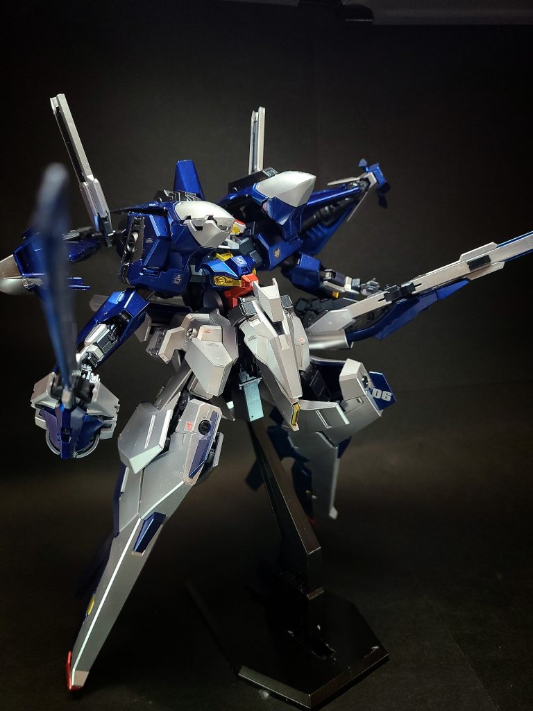 強化人間人格OS(BUNNyS)ガンダムTR-6に搭載された特殊OS。機体制御はもとより、万能化換装システムの柔軟性を支える重要なOSでもある。OS自体がサイコミュを扱えるという特徴を持ち、一般兵であってもファンネルといったサイコミュ兵装を扱う事が可能となる。その性質上、強化人間パイロットが使用すれば、更に強大な力を発揮する。Gトップ・ファイター及びGボトム・ファイター分離時には片側の機体操作を半自立的に担う事も可能。