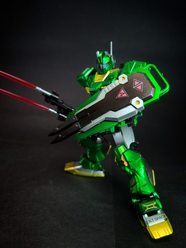 劇中での活躍漫画『機動戦士ガンダム オレら連邦愚連隊』では、主人公ユージ・アルカナ中尉の機体として登場。データ収集目的のため性能向上させた強化型であり、所属する教導団「ネメシス」の部隊色であるダークブルーの塗装が施されている。ユージのボクシング経験を活かした、最小限のダメージで相手との接近戦に持ち込むインファイトスタイルと機体特性が合致し、彼の異名である「ゾンビー・ジム」さながら北米戦線で活躍した。