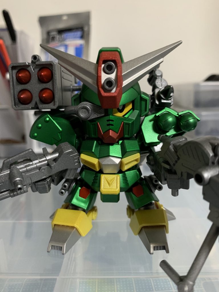 ガイアノーツクリアーグリーンにクレオスパールを混ぜて調色しオリジナル塗料を作成光沢は全然ないですがアルミ缶ぽい？クッキー缶ぽい？？質感が気に入っております。