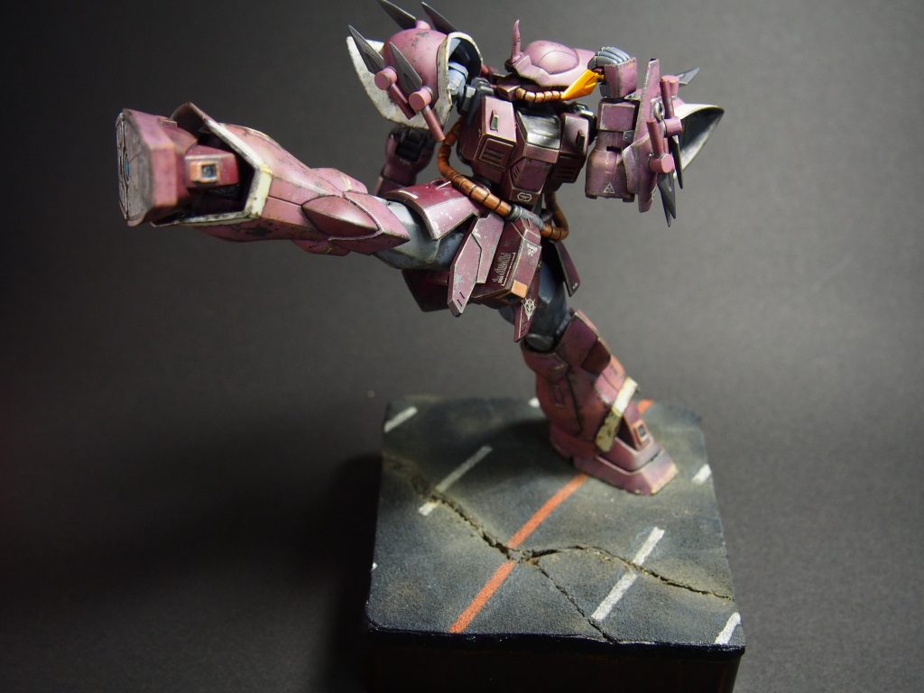 土台は、木粉粘土に80番代の布ヤスリを貼っただけです。最後までご覧いただきありがとうございました😊