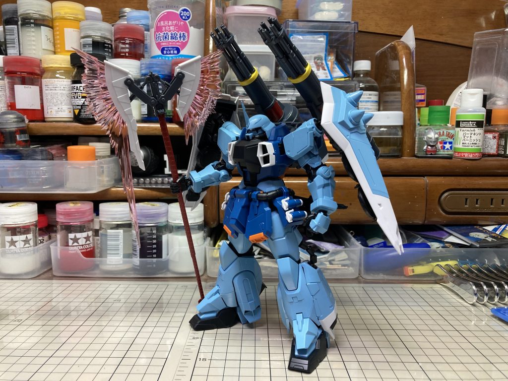 素組みやっぱつれぇわ…