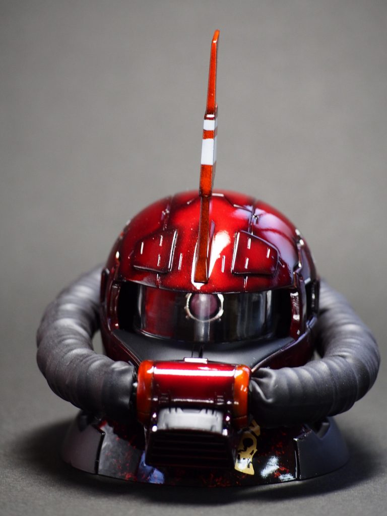 アニメではなく、漫画に出てきた初期のサイコザクに寄せています。