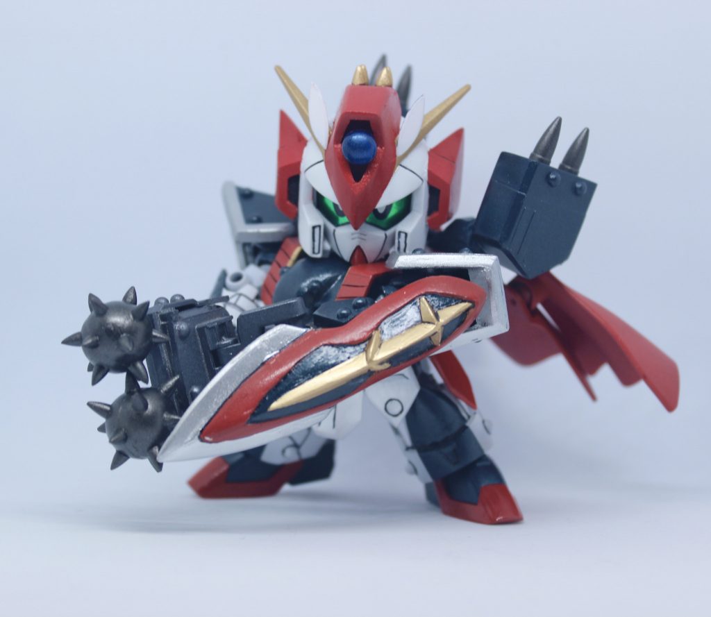 カードダスのポーズの再現をできるよう両手持ち可能なダブルハンマー。