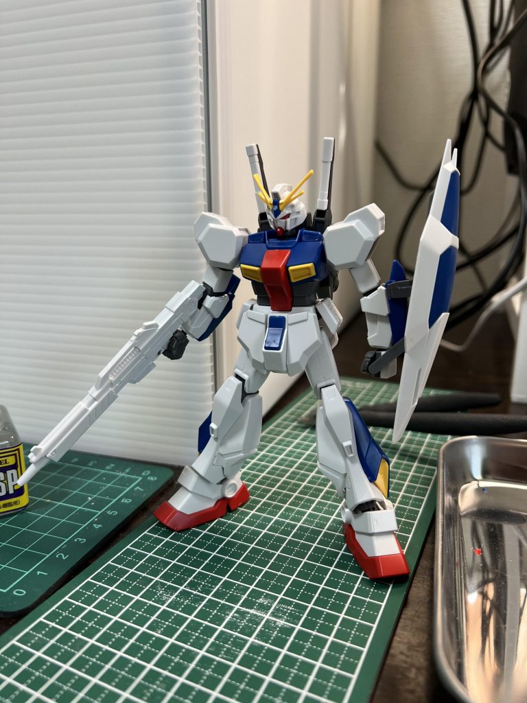 先ずは噂のHGトリスタンを素組みしました。思わず笑ってしまう様な所もありましたが、レビューされている通り改造が前提であれば非常に良いキットだと思いました。