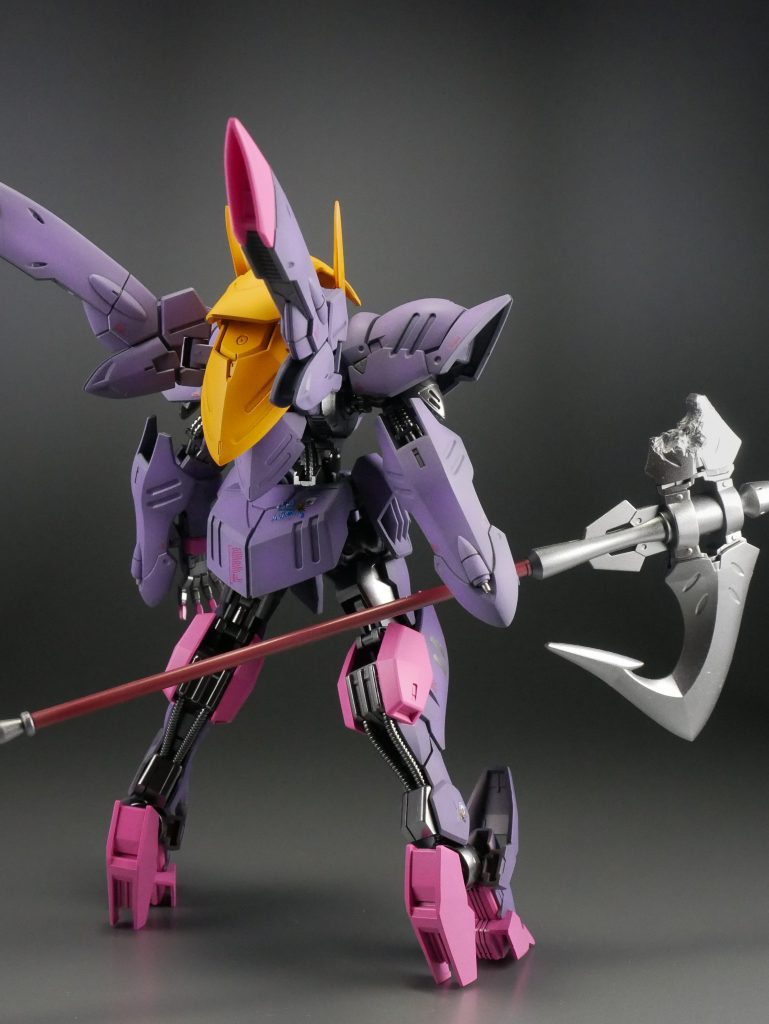 ▲バックショット不気味な鎌が凄く私好みのデザインです♪腕に装着されたガントレットチックな部品は先端にメタルパーツを追加しました。