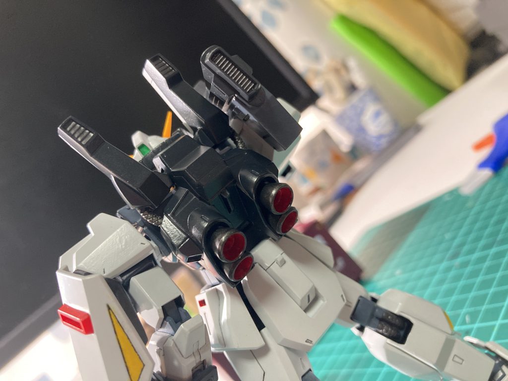 Mk-Ⅱのバックパック好きなんですよ。何だか懐かしい気持ちになるのは、きっと小学生の頃に買ってもらった元祖SDガンダムの記憶が強いからですかね。僕の中で1番最初のガンダムタイプのプラモデルの記憶です。確かこのスーパーガンダムだったはず。懐かしくて泣けてくる😭https://k2o.link/SD/SD-020/SD-020.htm