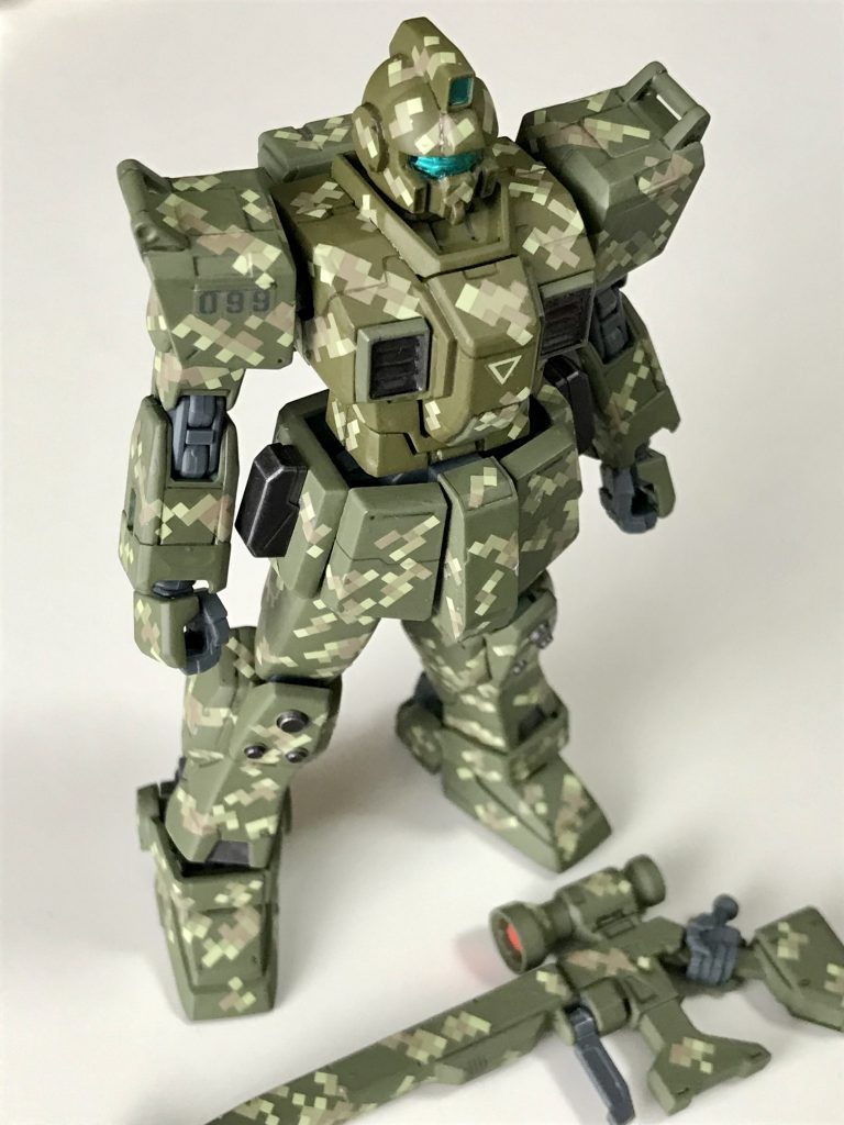 組み上がりの図。下地の色が胴体（カーキ）とそれ以外（調色）でだいぶ違っていますが…ま、まぁ、気にしない気にしない（汗）