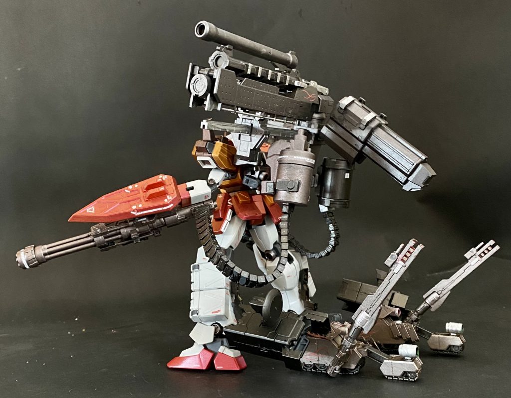 イーゲル装備みたいにタンク部分は引きずってます😆足裏に車輪が付いてて走れると脳内補正して下さい😊