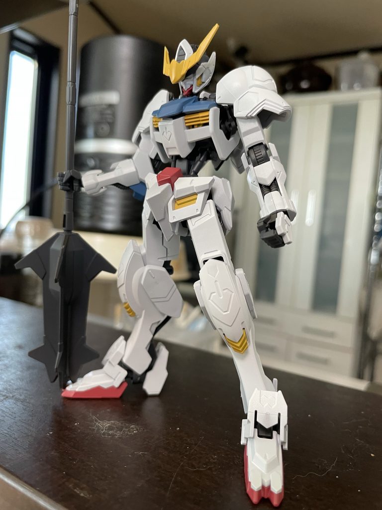 ランナー塗装時点の画像、彩度落とし目で塗ってます。