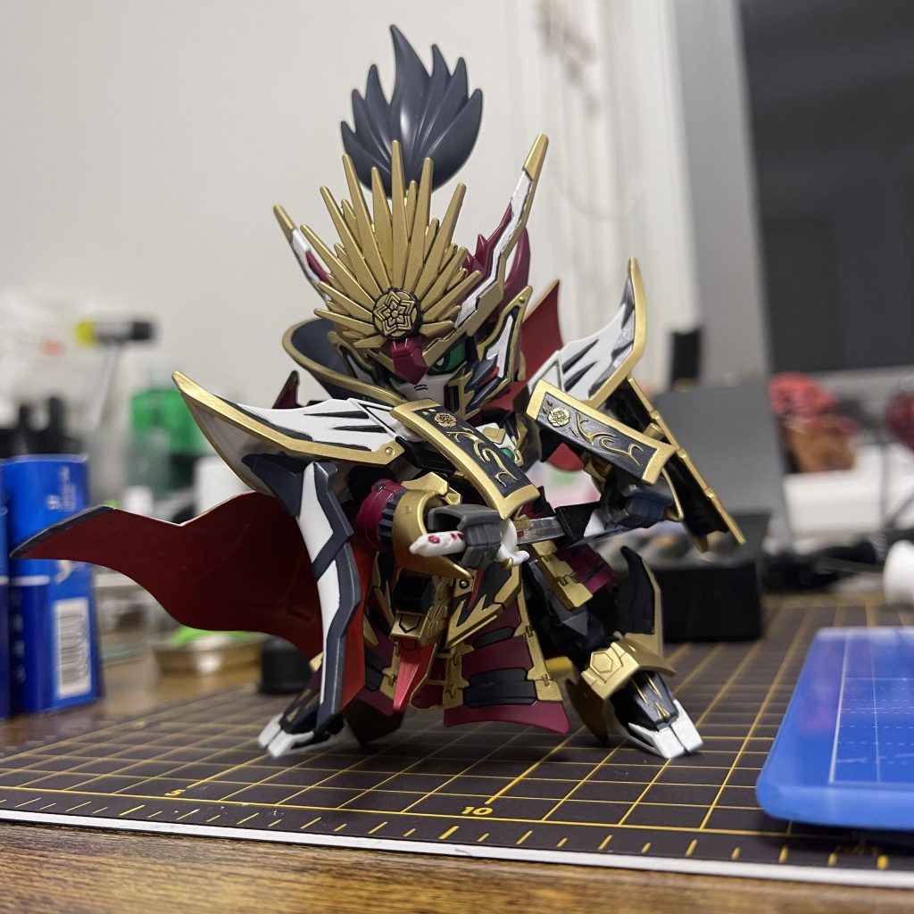 写真で見ると部分塗装やスミ入れを忘れてたりしてますね。 