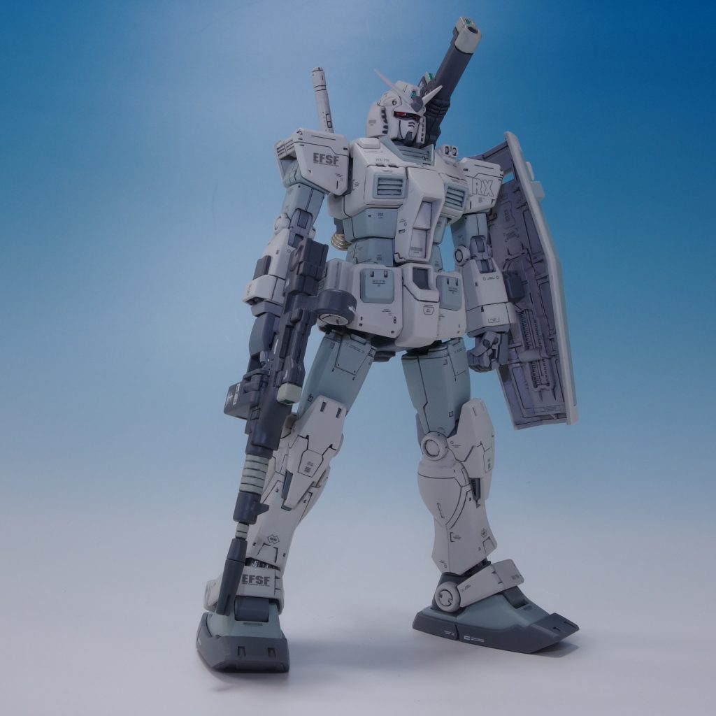 肩はVer.G30thのを使用して、プレーンな印象に。股関節は幅つめと脚つけ根を嵩上げ。