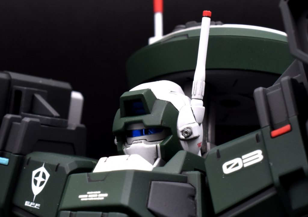 レドームがあることでセンサー系が強そうになったので、メインカメラはアイガードタイプに変更してみました。また、レドームに干渉しないようにアンテナはロッドタイプに変更。