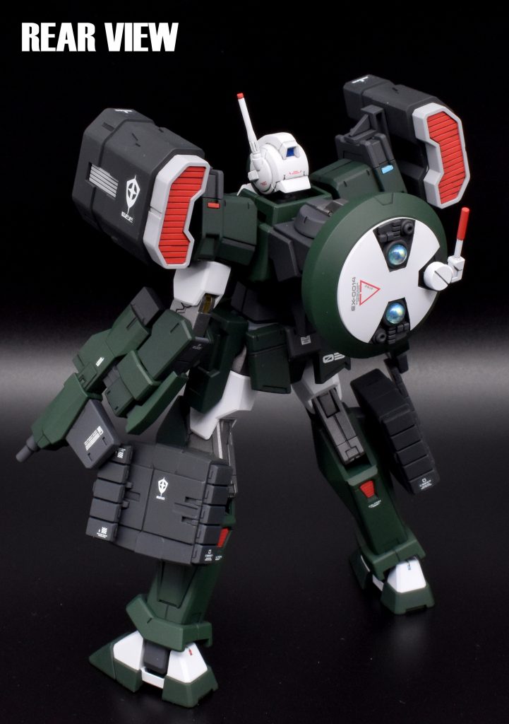 リアビューバックパックのレドームがいい味を出してくれています。