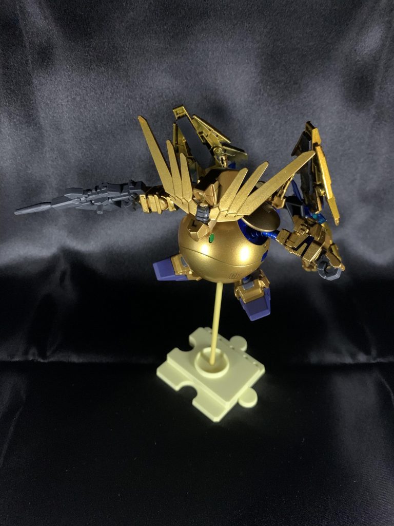 いちおう武器も持たせてみますが、個人的にフェネクスは武器無しでOKと思ってます。