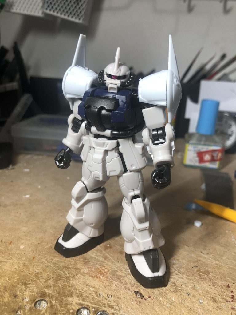 今回のネタはザクと同じ弾にフルバーニアンがいたことから思いつきました。肩パーツとブースターポッド、似てますよね。