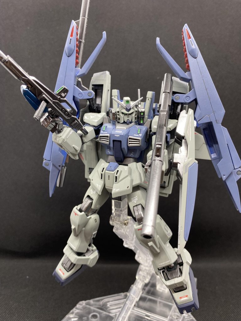 あの時代にあんなに安定した強化人間はいないからです!!ちょいキャラなのにイケメンなのもいいですね。(ゲイじゃないです。)え!?この時代にこんな安定した強化人間作れるのにティターンズ何で負けたの??と子供ながら思っていました。