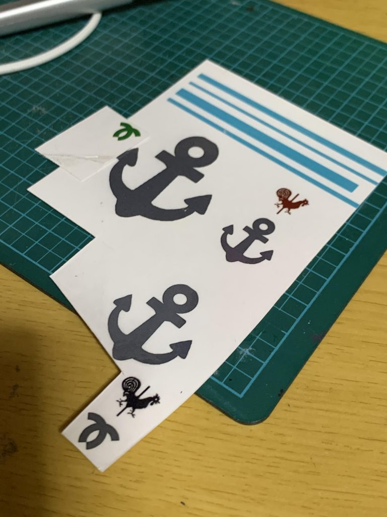 自作デカールの残り。この「ご当地ガンプラフェス」、Twitterで行われていたものに飛び込み参加させていただきました。興味のあるものがあれば参加するのはアリかも……??あなたもTwitterしません?あなたの設定語って☆考察させて♥