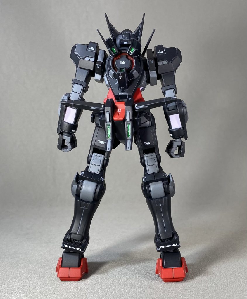 細かいところの塗り分けも行ったので、情報量が増えかっこよく仕上がったと思います。センサー部分は水性のメタルグリーンで塗ってみました