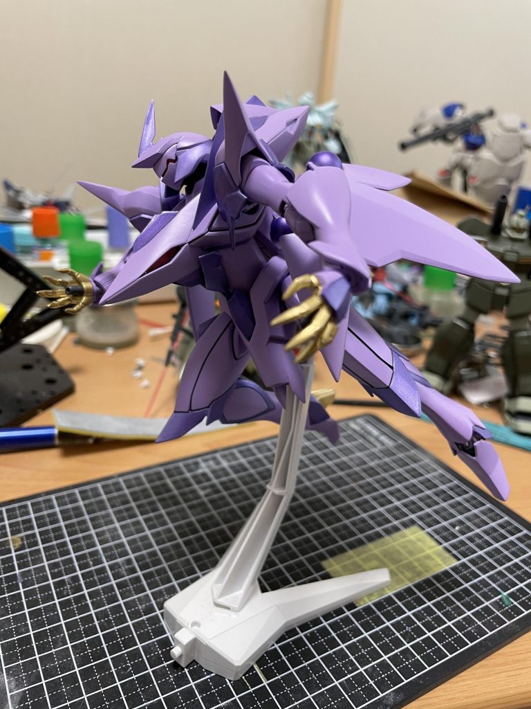 あらかじめ進軍させた部隊と交戦するように仕向けてガンダムを釣り出す事には成功している。ゼハーナは戦闘区域を回り込んで交戦区域に入るとすんなりとガンダムを発見した。『さぁ、見せて貰おうか…ガンダムの性能とやらを！』ゼハーナは不敵な笑みを浮かべながらスロットルを開けて機体を加速させた。