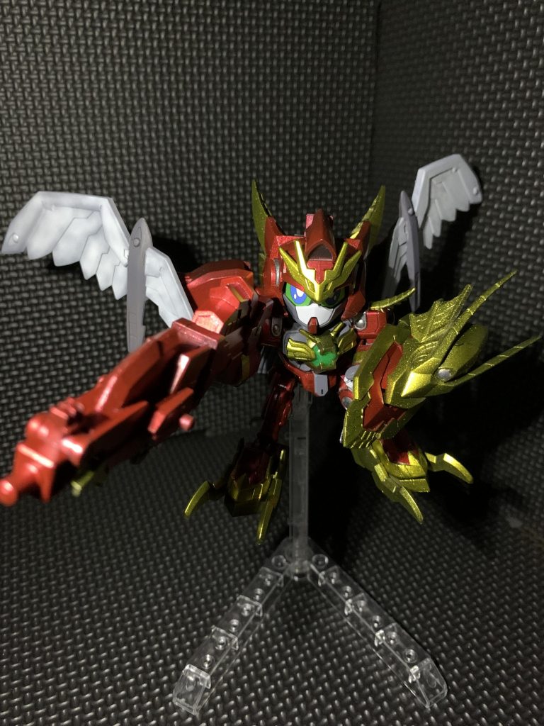 羽だけはグラデーション塗装です。こちらの初の試みなのでまだまだ練習が必要です。。。