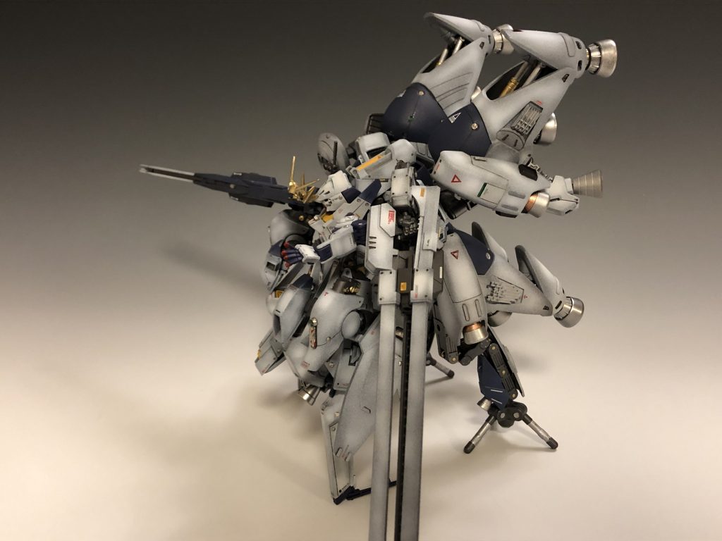 TR6いじってるとつい盛ってしまうのですが、四脚で自立もok