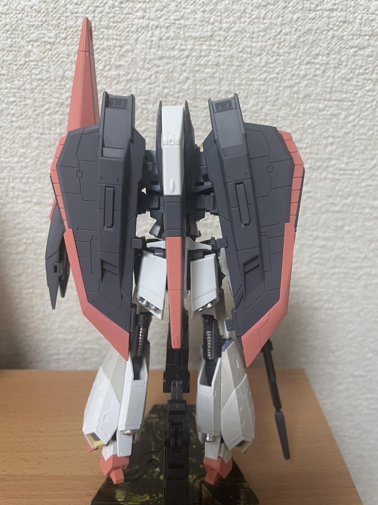 背面ショット。特にイジるとこも無くカラー変更のみです。