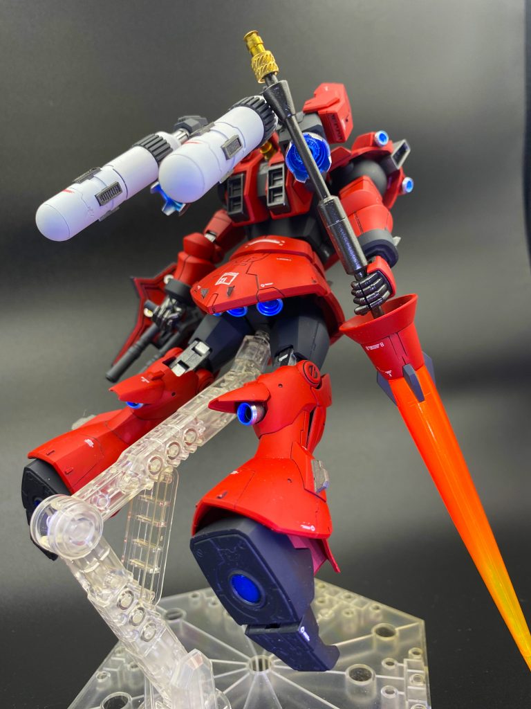 ビームランス、各部バーニア内部は蛍光塗料で塗装、ブラックライトで発光した感じになります。