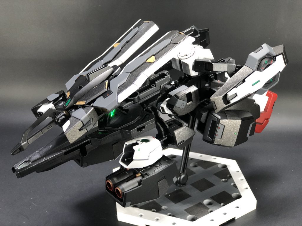 今回のアーマーラックは防御力高そうな見た目になるように組んでみました正面から見ると壁みたいだけど、横から見るとちゃんと飛行機アーマーラック、上から見るか横から見るか