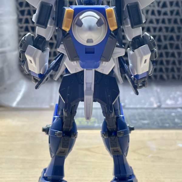 現在製作中「ガンダムジェミナス」改造機素材としてアストレイBフレームセカンドL、ダブルオーセブンスソードを使用細かな設定は後々…ビルダーズ系の考えで製作しているので歴史云々は無関係方向で〜（2枚目）