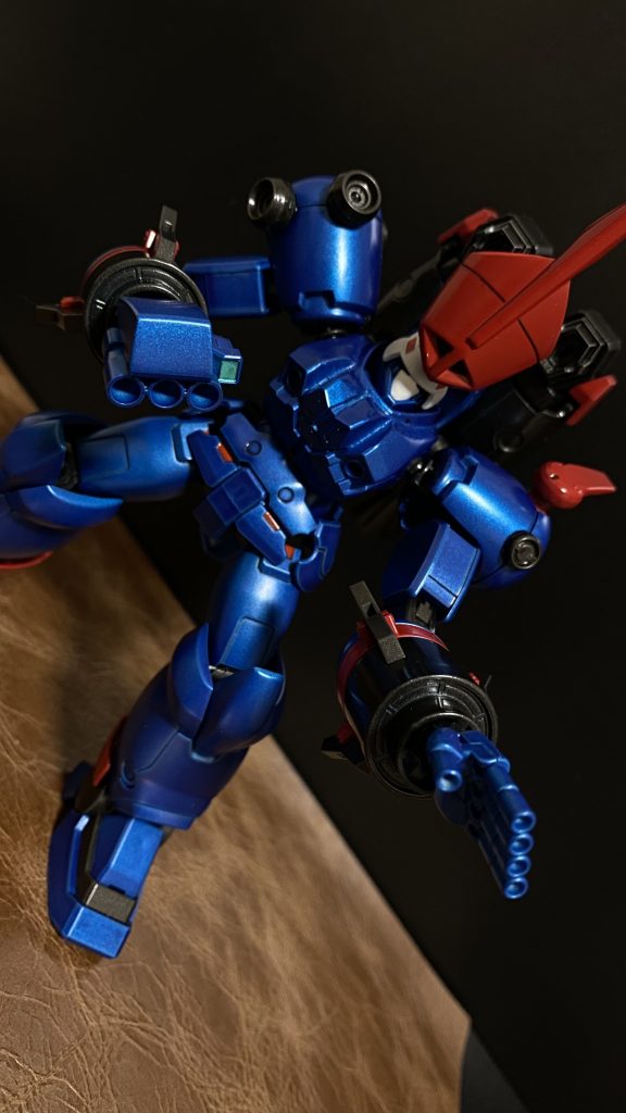 Gフィンガーマシンガン　グフの特徴的な武装を参考に構築された左手。グレネードを連射する。Gは、グレネードのG。弾倉はどうなっているのか？などという考察はしてはいけない。